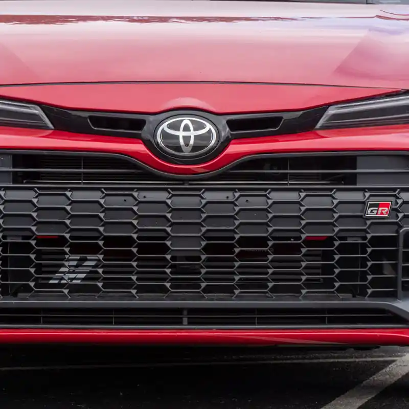 Mishimoto 2023+ Toyota GR Corolla Intercooler & Pipe Kit - Silver Cooler - Red Pipes (MISMMINT-GRC-23KSLRD)