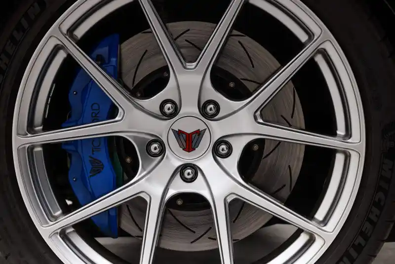 DBA 06-14 Mazdaspeed 3 Front Slotted 5000 Series 2 Piece Rotor Assembled w/ Black Hat (DBADBA52962BLKS)