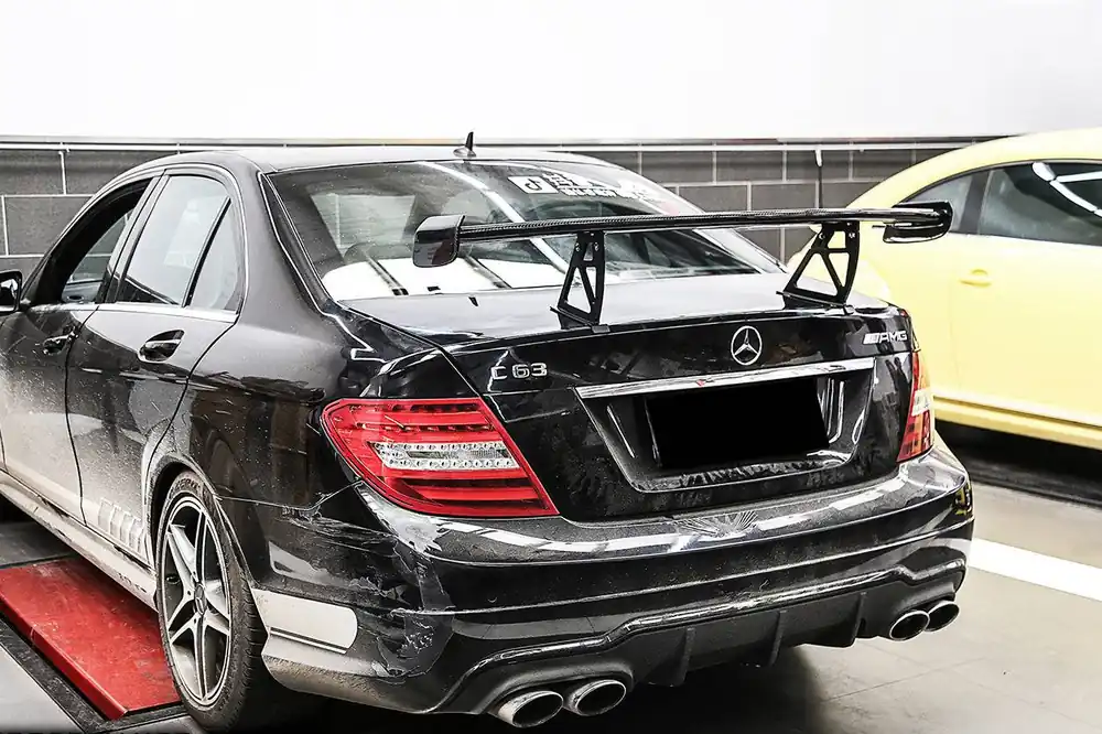 Carbonado 2008-2014 Mercedes Benz W204 C63 AMG C Class Sedan BK Style Trunk Spoiler