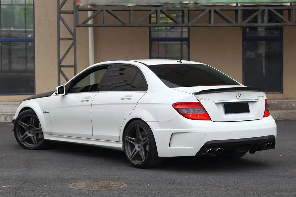 Carbonado 2008-2011 Mercedes Benz W204 C63 AMG BK Style Rear Bumper