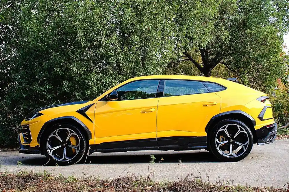 Carbonado 2018-2022 Lamborghini URUS TC Style Dry Carbon Fiber Side Skirts