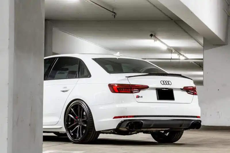 Carbonado 2017-2018 AUDI B9 A4 Sport S4 MD Style Carbon Fiber Rear Lip Diffuser