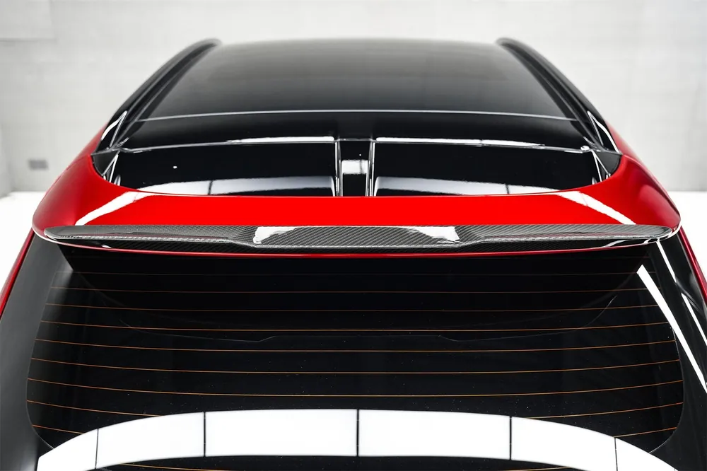 Carbonado 2021-2024 Aston Martin DBX 707 Style Dry Carbon Fiber Roof Spoiler