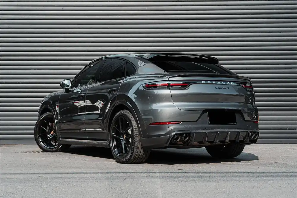 Carbonado 2018-2023 Porsche 9Y0.1 Cayenne S E-Hybrid OD Style Side Skirts