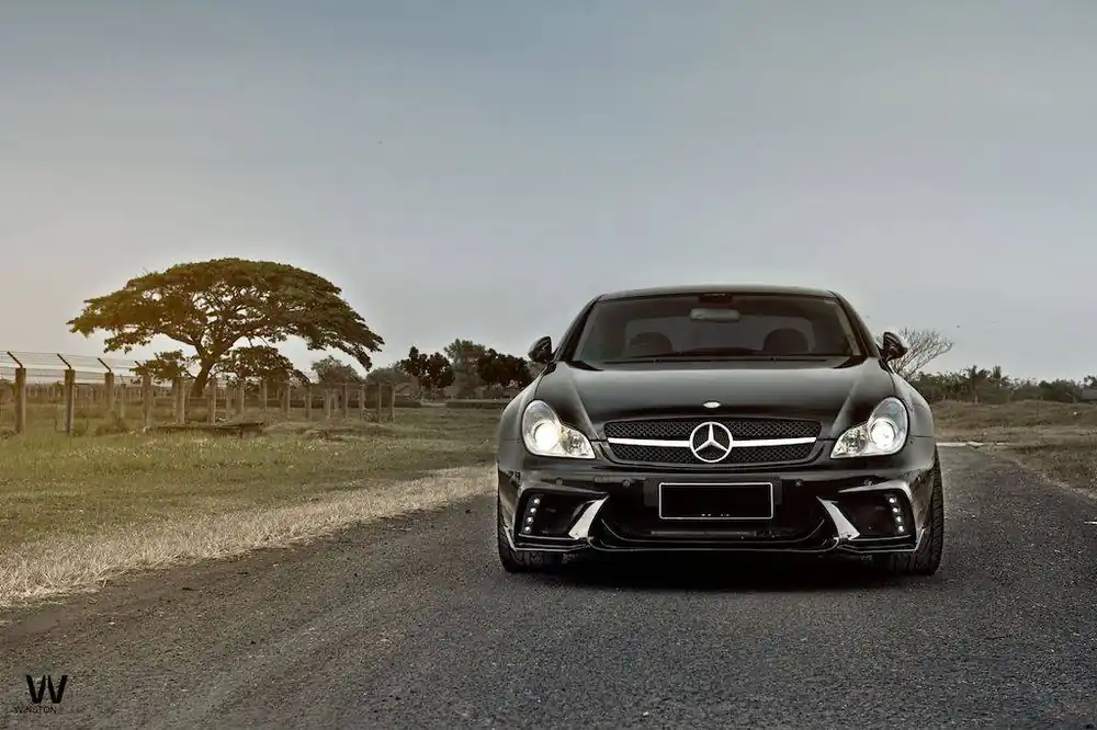 Carbonado WD Style Front Bumper With led | 2005-2009 Mercedes Benz W219 Cls Class