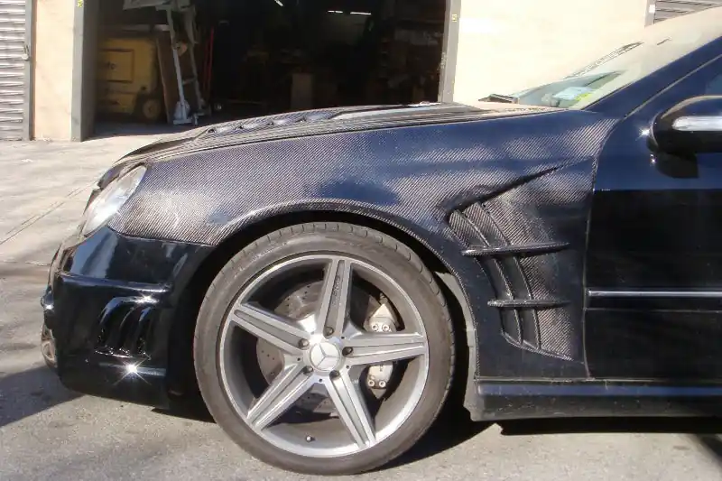Carbonado 2005-2007 Mercedes Benzw203 C55 AMG Only WI Style Front Fender
