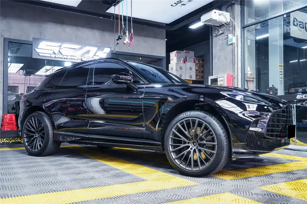Carbonado 2021-2024 Aston Martin DBX 707 Style Dry Carbon Fiber Side Skirts