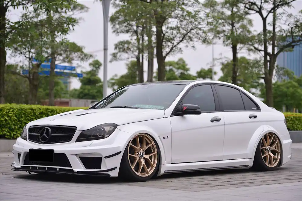Carbonado 2012-2014 Mercedes Benz W204 C Class Sedan BKSS Style Wide Full Body Kit (Not Fit AMG)