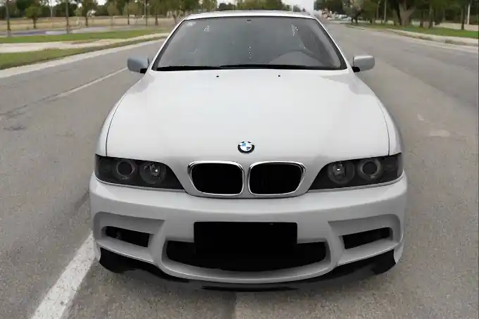 Carbonado VRS Style Front Bumper | 1997-2003 BMW 5 Series E39