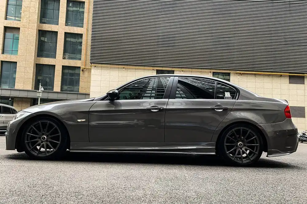Carbonado 2006-2012 BMW 3 Series E90 1M Style Side Skirts