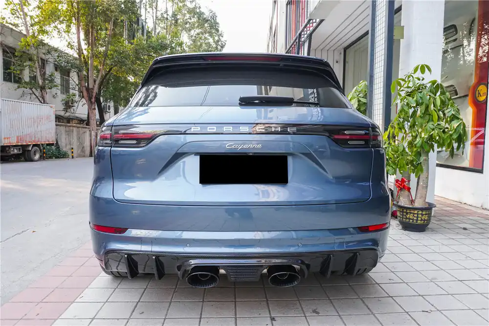 Carbonado 2018-2023 Porsche 9Y0.1 9YA Cayenne S E-Hybrid TurboGT-Style Rear Bumper With Exhaust Adapter Pipe