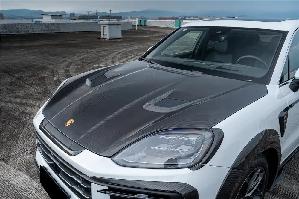 Carbonado 2024-2025 Porsche 9Y0.2 Cayenne S Coupe E-Hybrid MSY Style Dry Carbon Fiber Hood