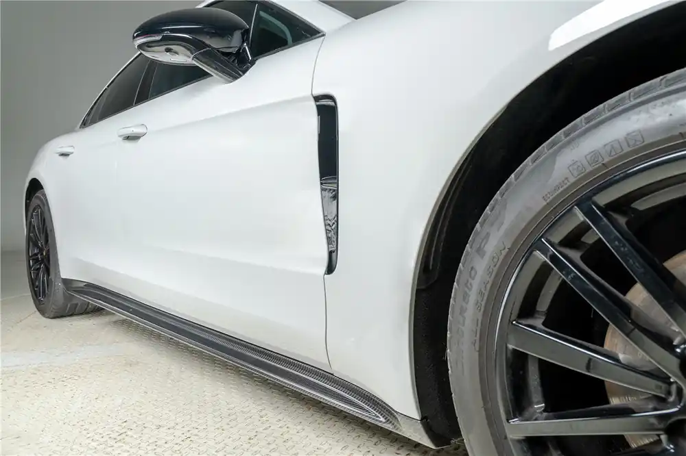 Carbonado SD Style Dry Carbon Fiber Side Skirts | 2017-2023 Porsche Panamera 971