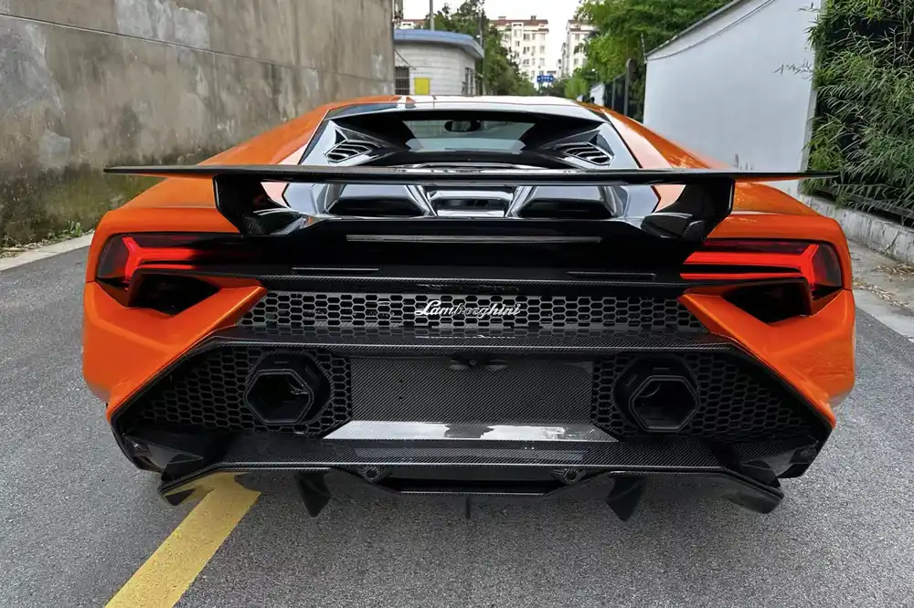 DarwinPRO 2015-2019 Lamborghini Huracan LP610 & LP580 Convert Tecnica Style Rear Bumper (NEED TO CHANGE EXEHAUST SYSTEM)