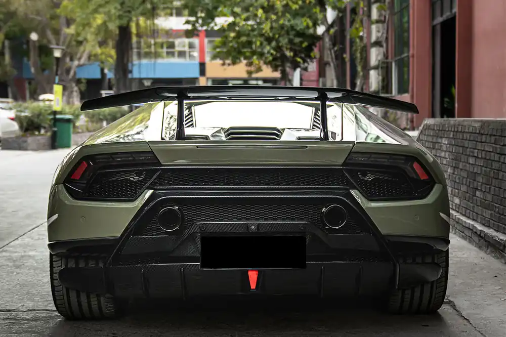 DarwinPRO 2015-2020 Lamborghini Huracan LP610 & LP580 Performante Style Partial Carbon Rear Bumper
