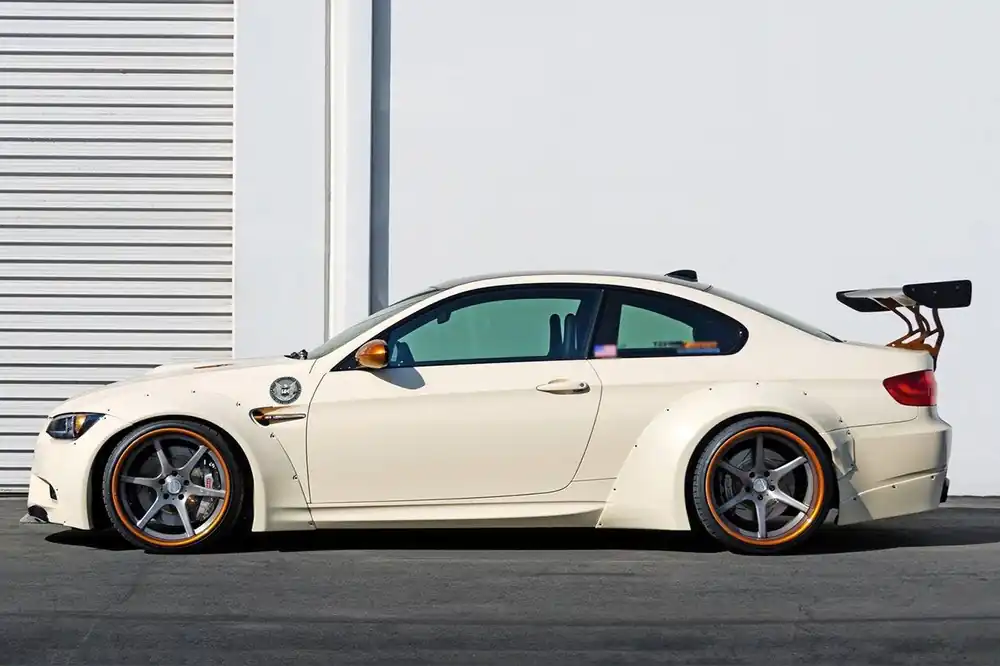 Carbonado 2008-2012 BMW M3 E92 E93 DE Style Wide Fender Flares
