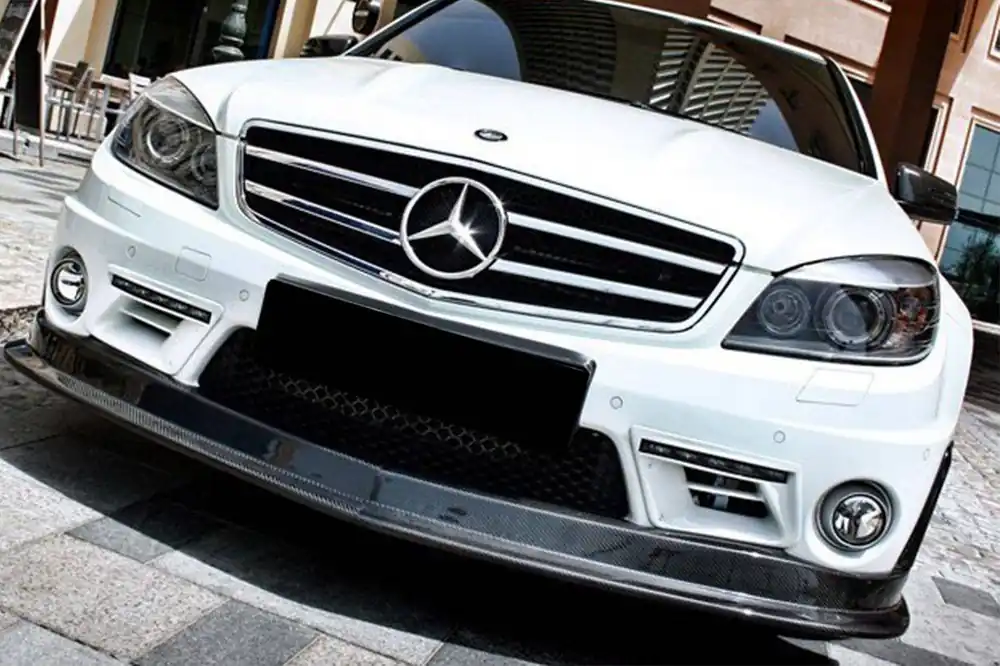 Carbonado 2008-2011 Mercedes Benz W204.1 C63 AMG L2 Style Carbon Fiber Front Lip