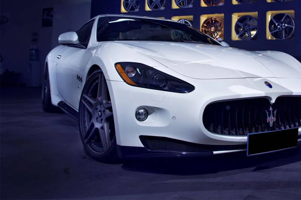 Carbonado 2007-2011 Maserati Gran Turismo ran Turismo S Carbon Fiber Front Lip Splitter