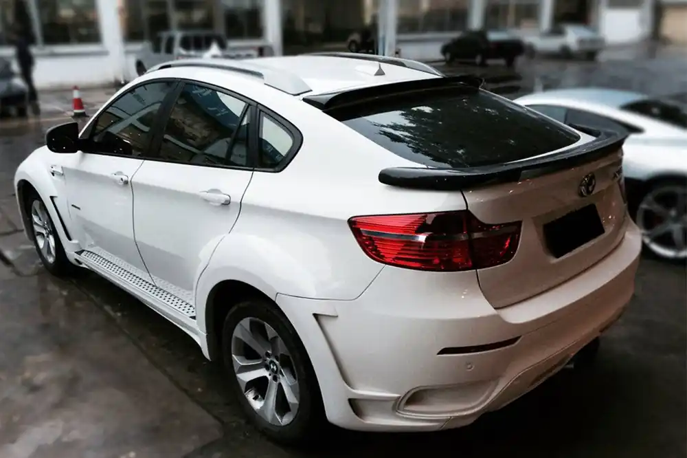 Carbonado 2009-2014 BMW E71 X6 X6M HM Style Carbon Fiber Roof Spoiler