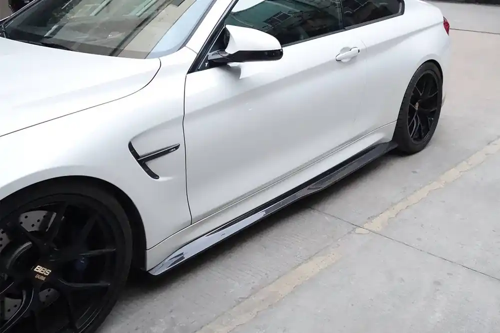 Carbonado 2014-2020 BMW M4 F82 SM Style Carbon Fiber Side Skirts