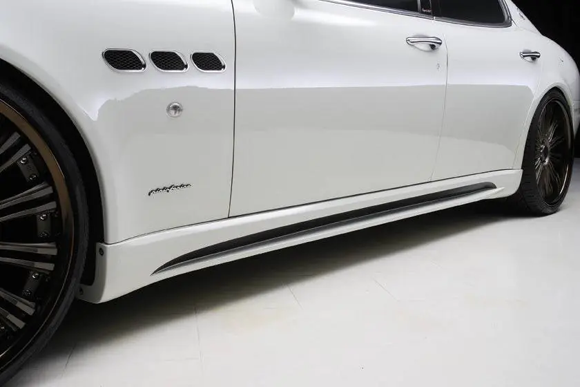 Carbonado W Style Side Skirts | 2005-2008 Maserati Quattroporte