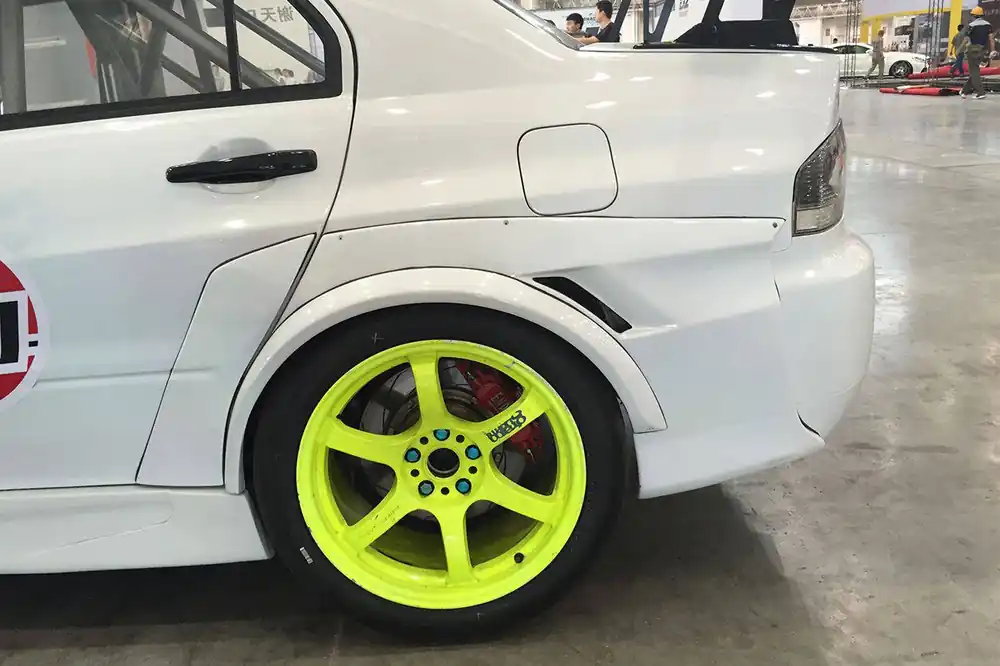 Carbonado VTX Style Rear Wide Fender | 2003-2006 Mitsubishi Evo 7/8/9