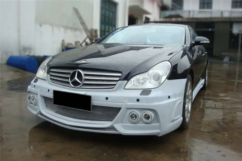Carbonado 2005-2009 Mercedes Benz W219 Cls Class WI Style Front Bumper with LED