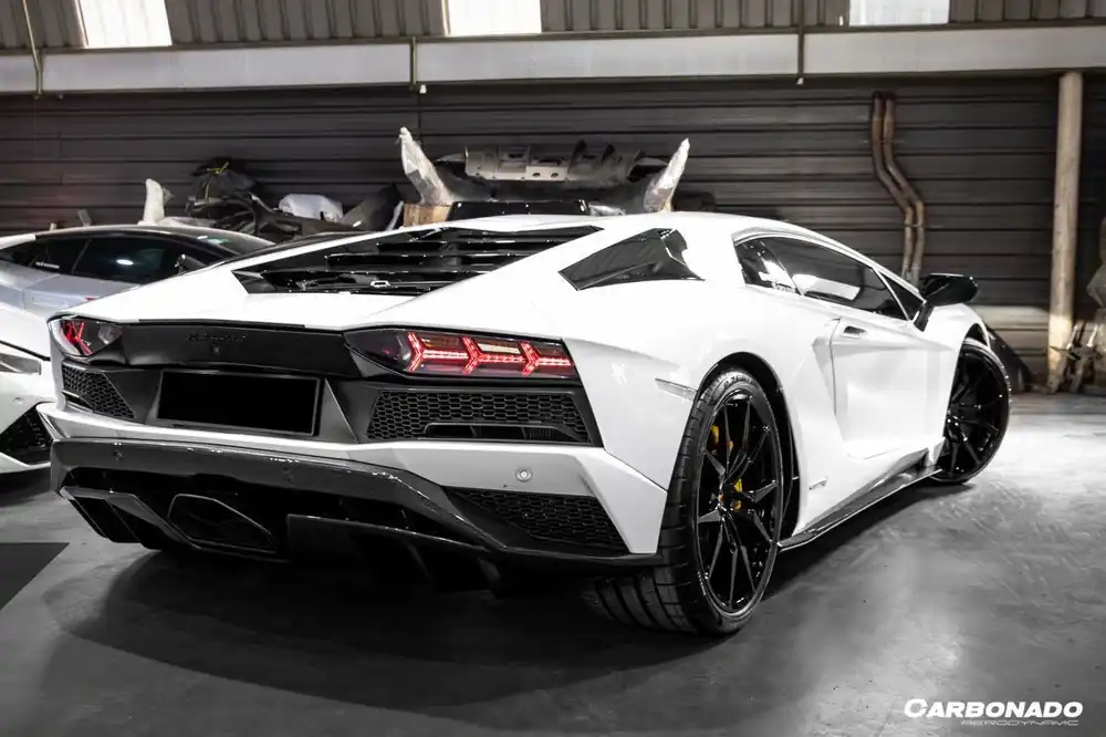 Carbonado Aero Autoclave Carbon Fiber Side Skirts | 2017-2021 Lamborghini Aventador LP740 Coupe/Roadster