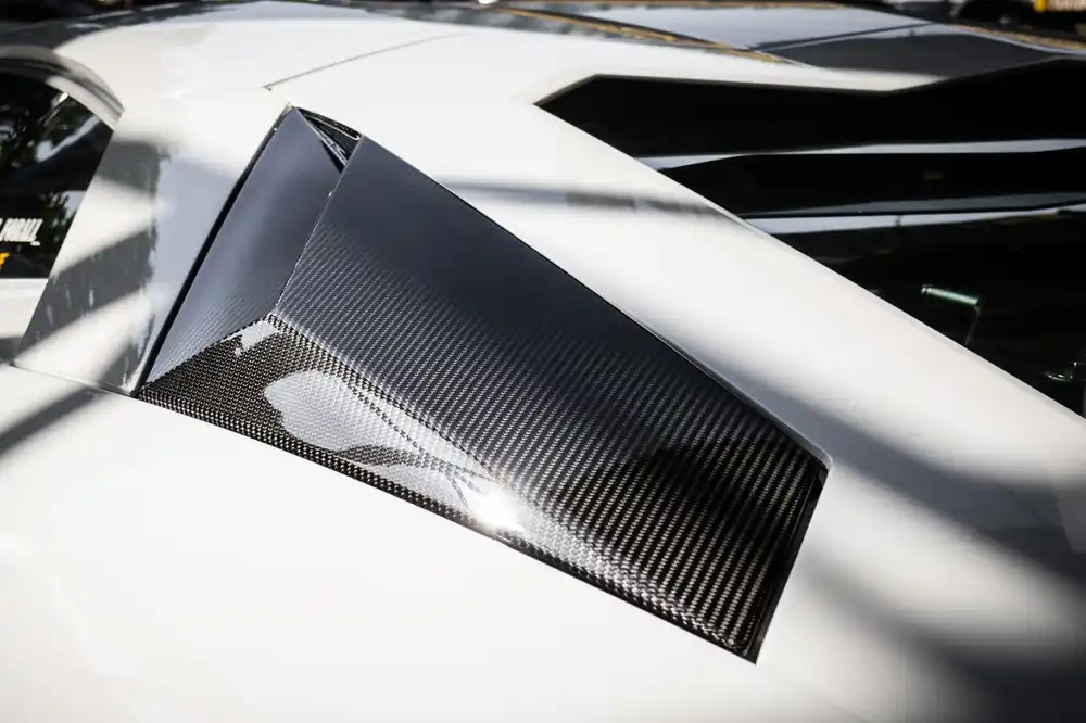 Carbonado Aero Autoclave Carbon Fiber Rear Side Scoops Carbonado Oem | 2017-2021 Lamborghini Aventador LP740 Coupe